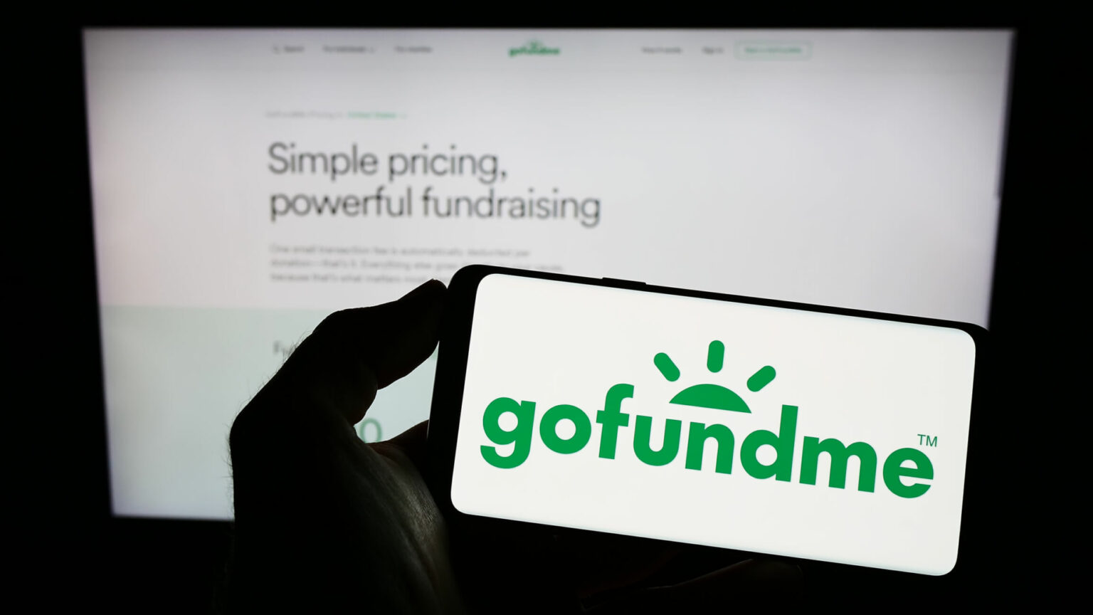 GoFundMe Review Fees, Pricing, and Complaints