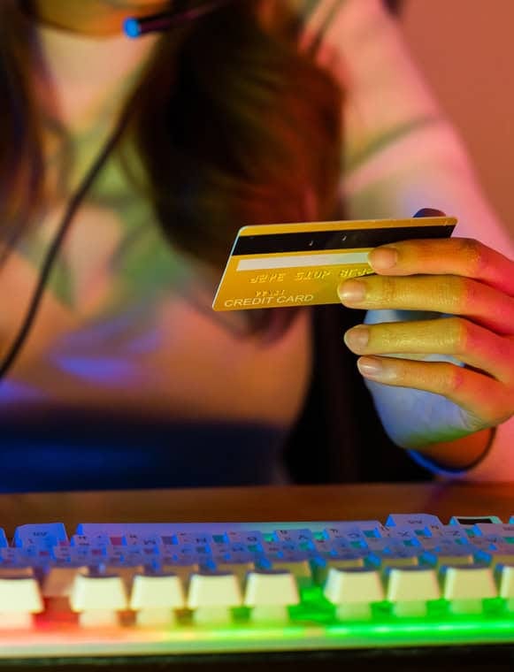 Contactless credit card payment in a digital environment.