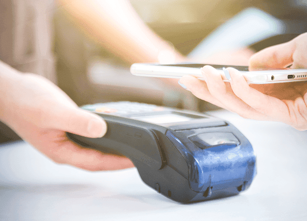 Contactless payment transaction with mobile and card payment terminals.