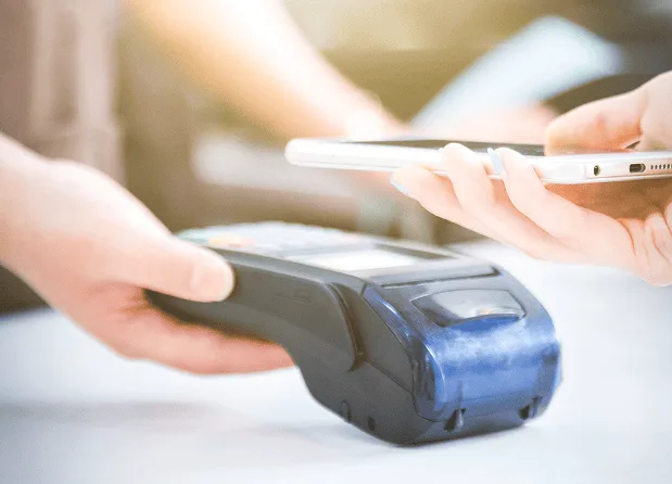 Contactless payment transaction with mobile and card payment terminals.
