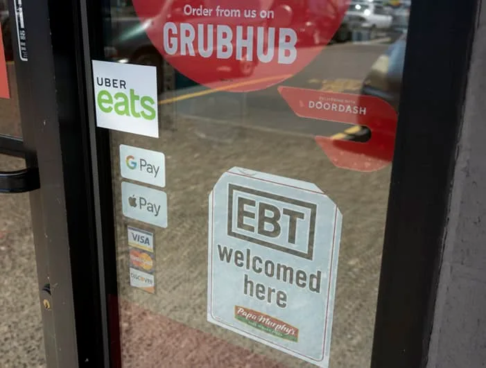 Contactless payment options at popular food delivery services.