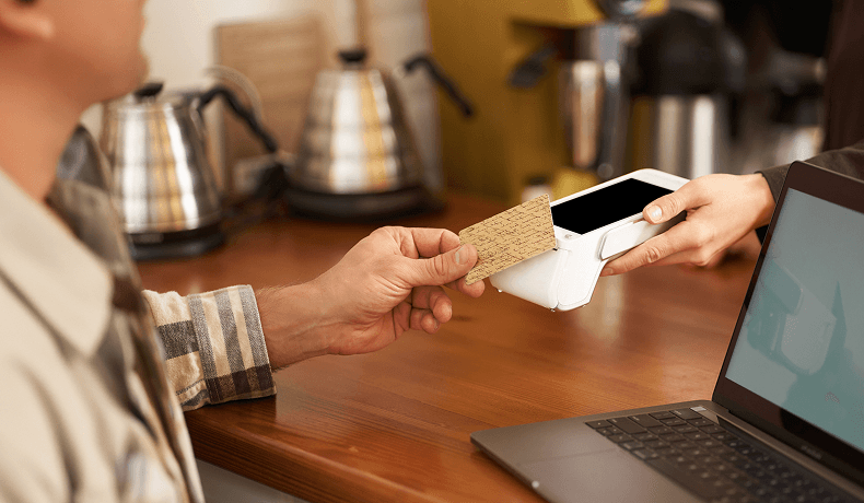 Mobile credit card processing with POS device for seamless payment solutions.